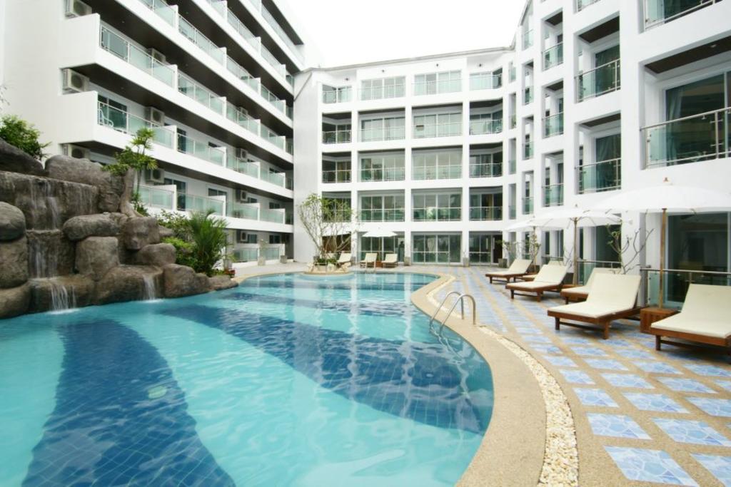 Dragon Beach Resort Jomtien Pattaya Buitenkant foto