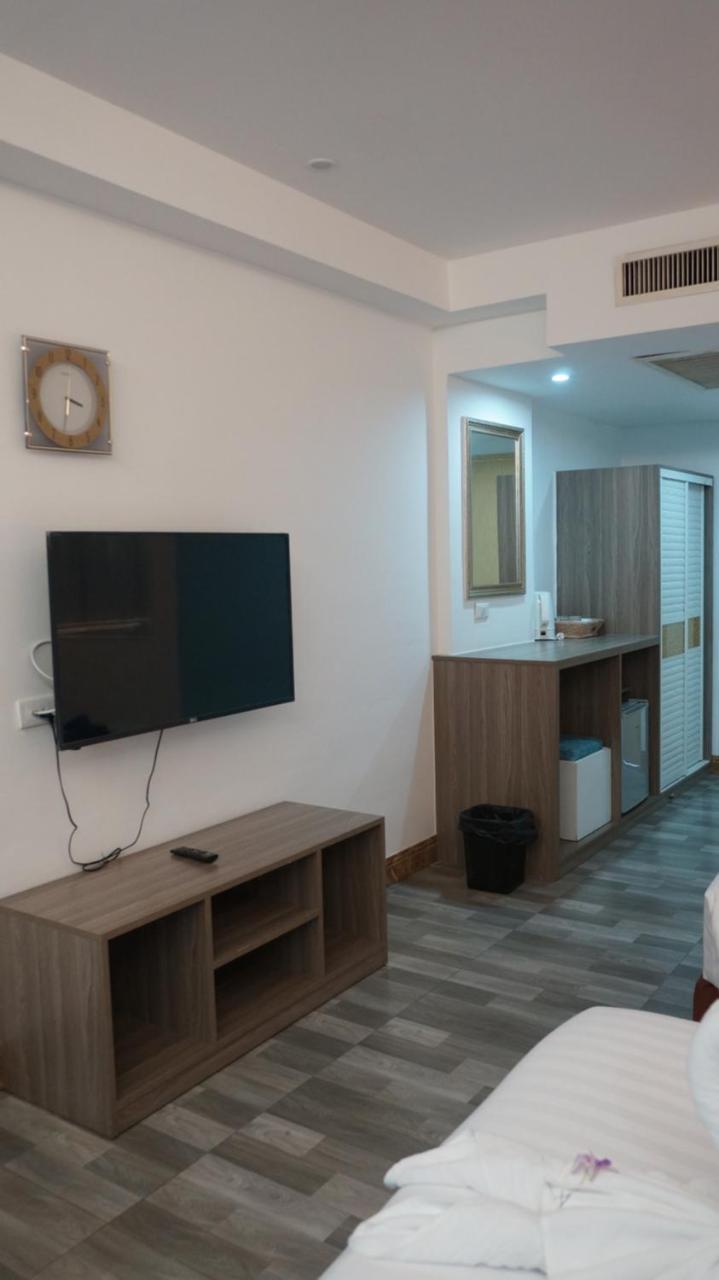 Dragon Beach Resort Jomtien Pattaya Buitenkant foto